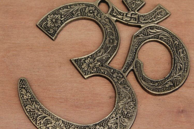 OM en Bronce 11 cms - Imagen 2
