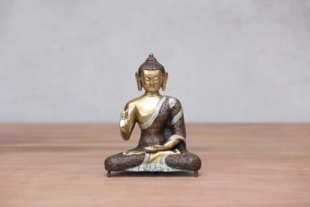 Buda grande tonos de bronce