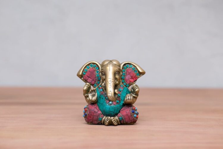 Ganesh grande bronce y piedras
