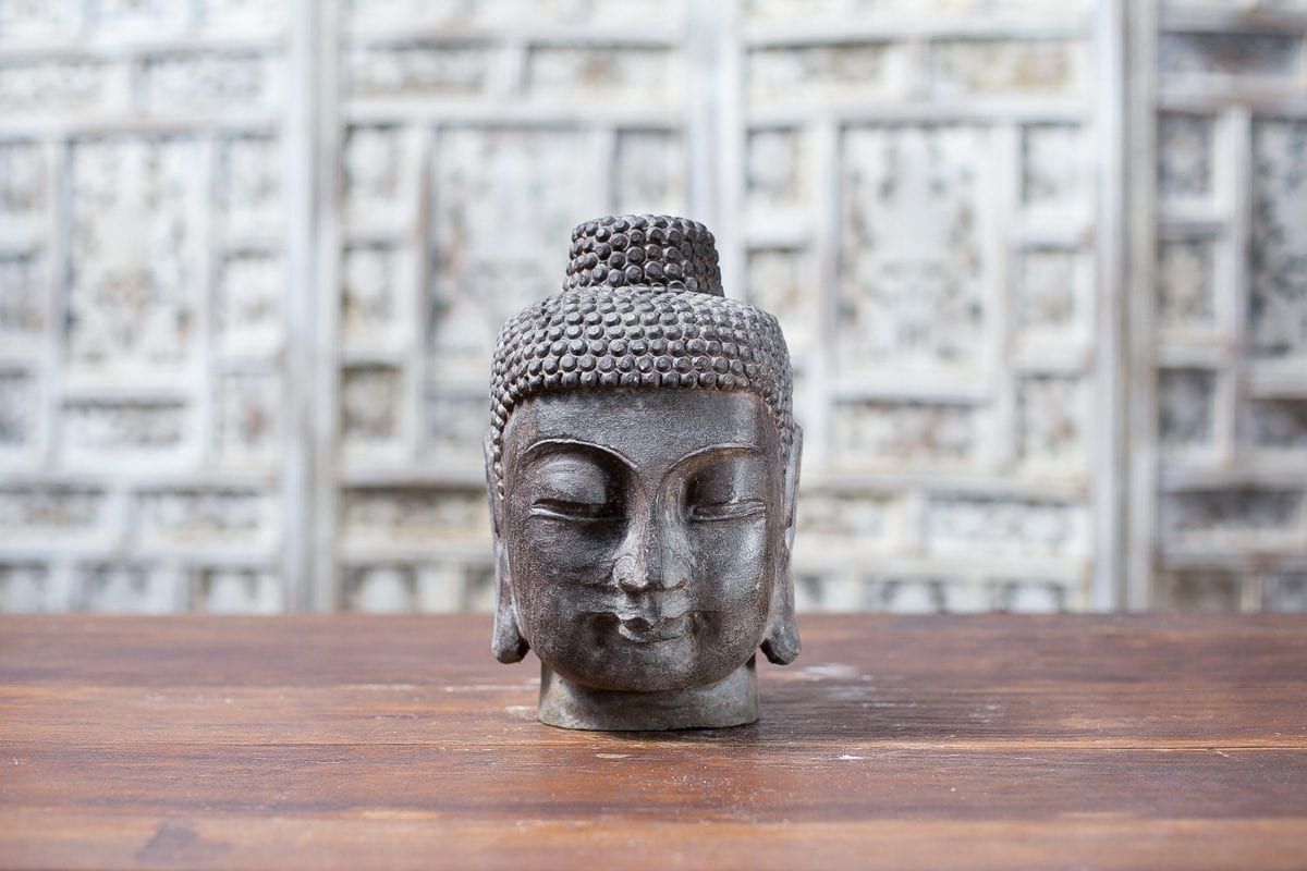 Cabeza Buda de piedra