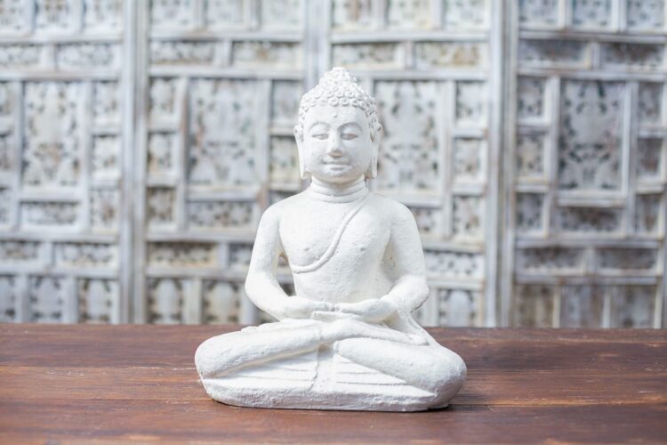 Buda piedra blanco