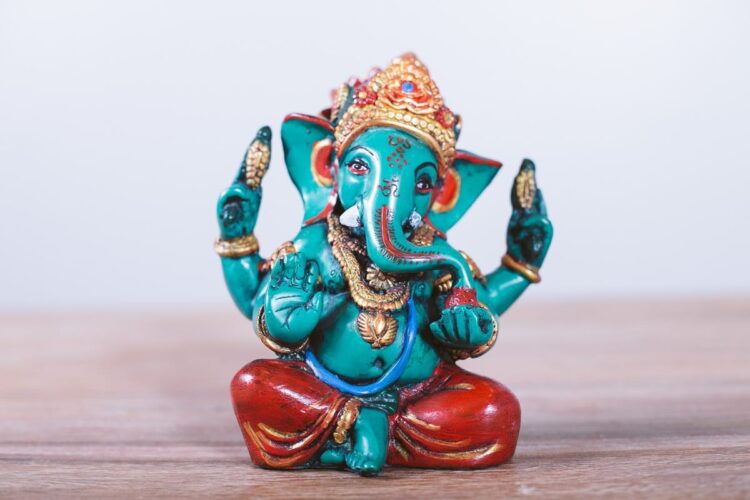 Ganesh colores 18cms - Imagen 2