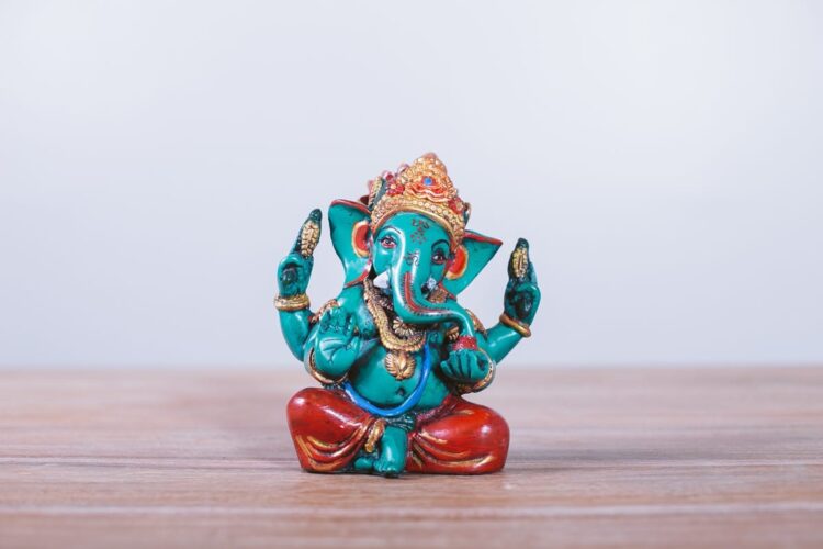 Ganesh colores 18cms