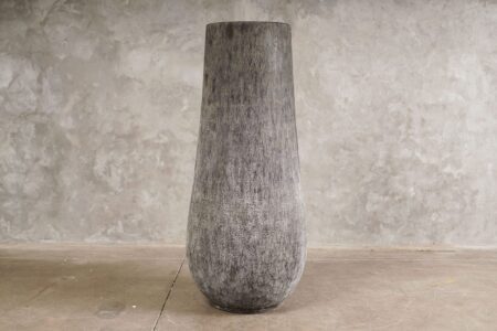 Vasija de tronco de palma gris