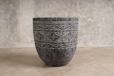 Vasija/maceta de tronco de palma tallado gris
