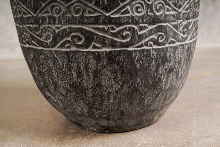 Vasija/maceta de tronco de palma tallado gris - Imagen 5