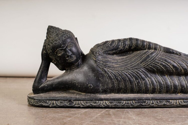 Figura Buda reclinado de Piedra Reconstituida - Imagen 2