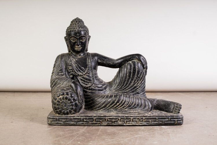 Figura Buda reclinado de Piedra Reconstituida