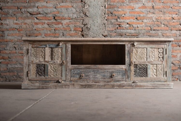 Rack TV con tallados 2 mts