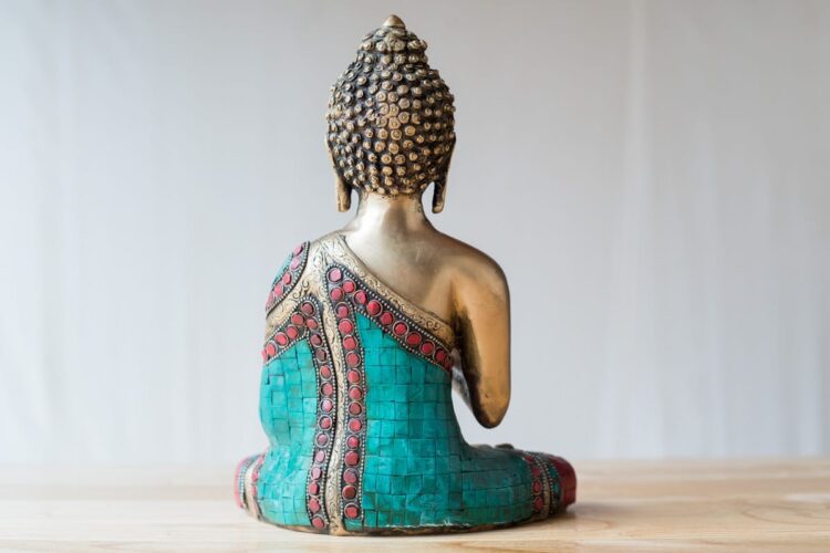 Buda con incrustación de piedras - Imagen 3