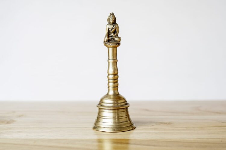 Campana con buda