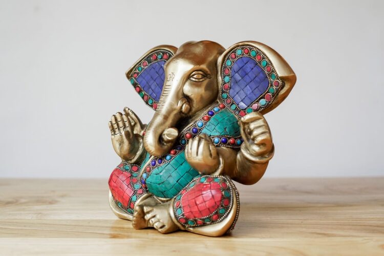 Ganesha de bronce y piedra - Imagen 2