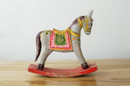 Caballo balancín gris