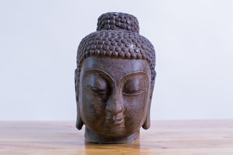 Cabeza de Buda Piedra mediana