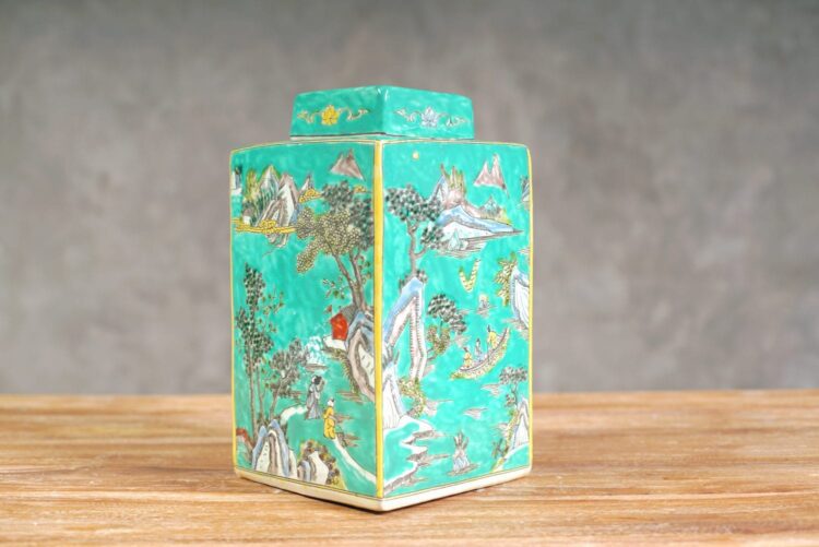 Jarrón chino rectangular verde con diseños - Imagen 2
