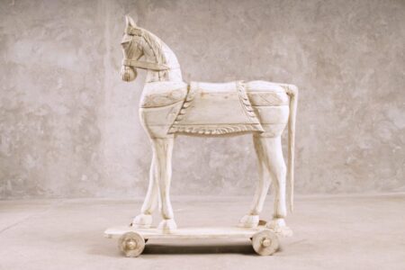 Caballo grande con ruedas