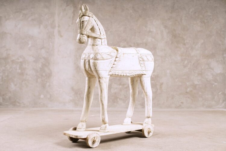 Caballo grande con ruedas - Imagen 2