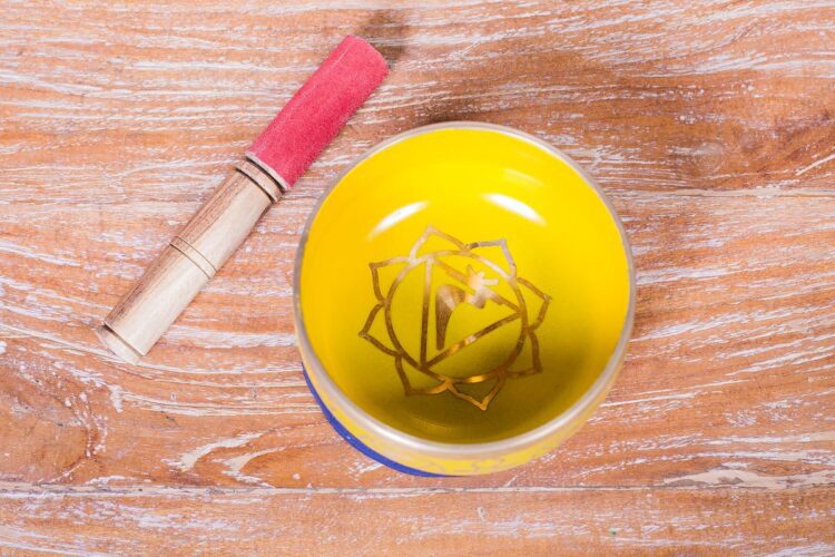 Cuenco tibetano amarillo 13cms - Imagen 2
