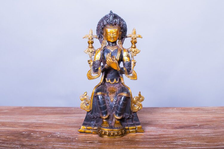 Buda Maitreya de bronce