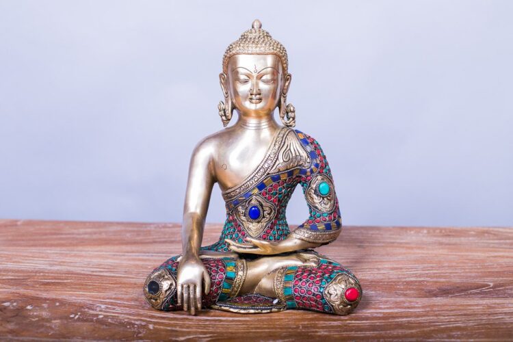 Buda de Bronce y Piedra