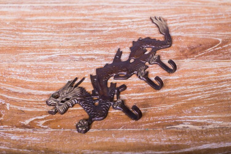 Perchero de dragón en bronce - Imagen 2
