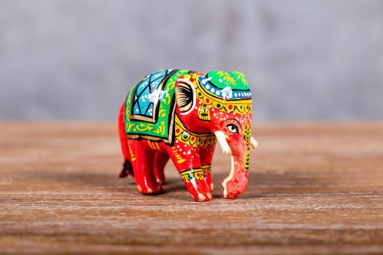 Mini elefante pintado - Imagen 4