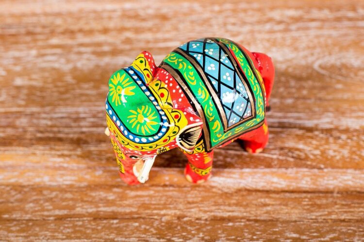 Mini elefante pintado - Imagen 2