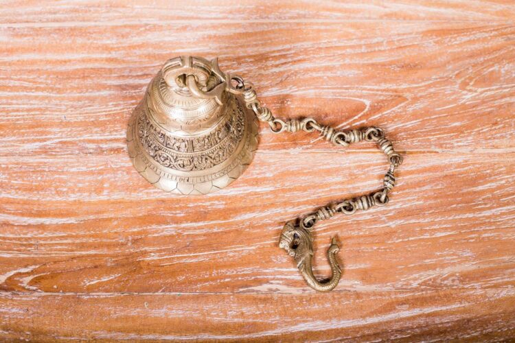 Campana colgante de bronce tallado con Dashavatara - Imagen 3