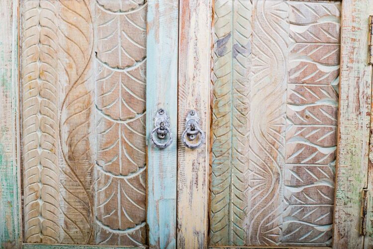 Mueble  Artesanal Tallado tonos pasteles( puede haber diferencias en los tonos de color) - Imagen 2