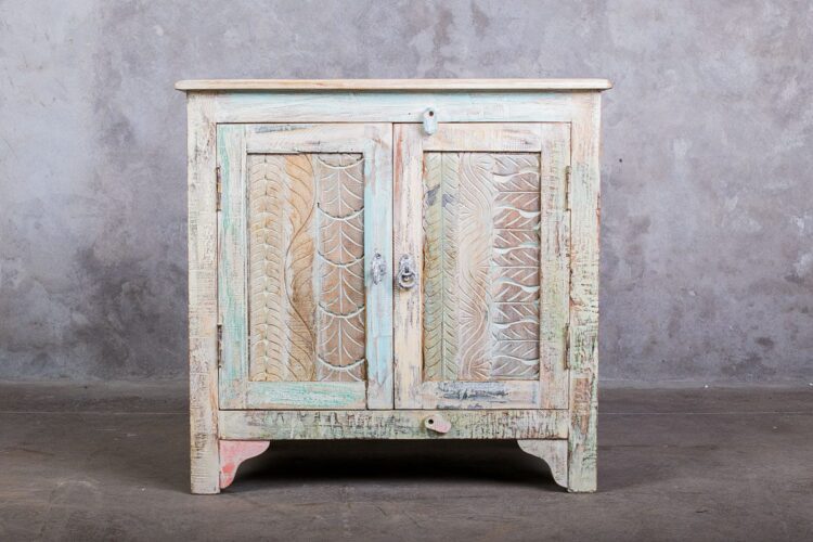 Mueble  Artesanal Tallado tonos pasteles( puede haber diferencias en los tonos de color)
