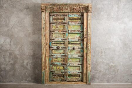 Puerta antigua celeste y verde