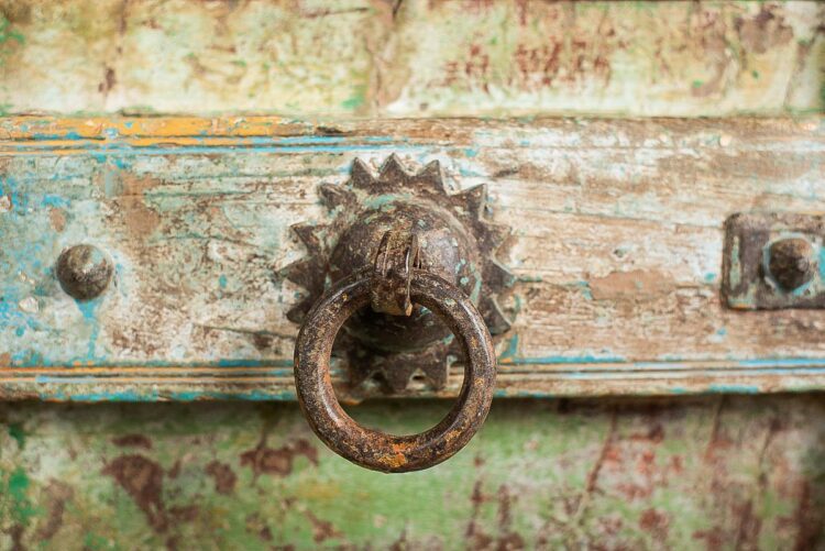 Puerta antigua celeste y verde - Imagen 3