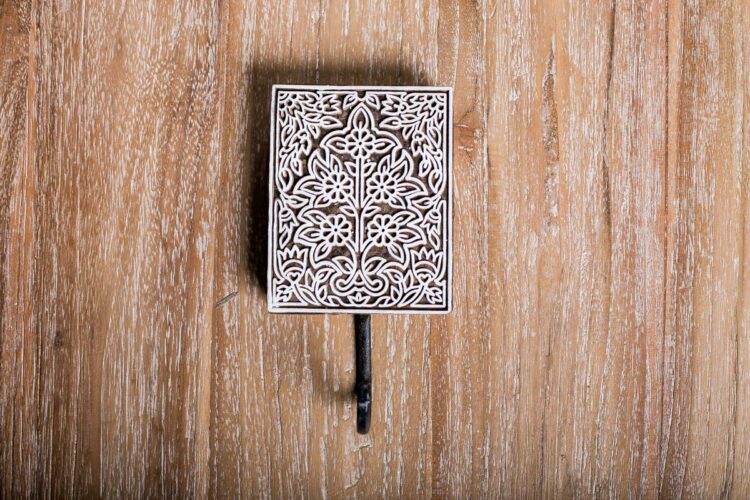 Perchero stamp tallado rectangular