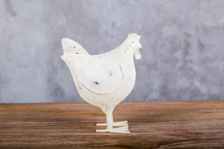 Gallina de metal blanca