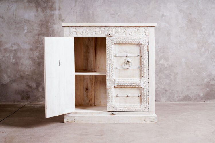 Mueble 2 puertas talladas - Imagen 5