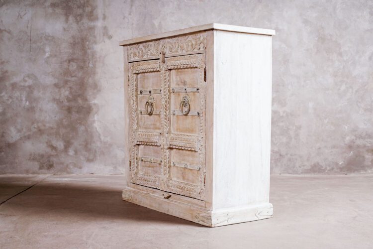 Mueble 2 puertas talladas - Imagen 6