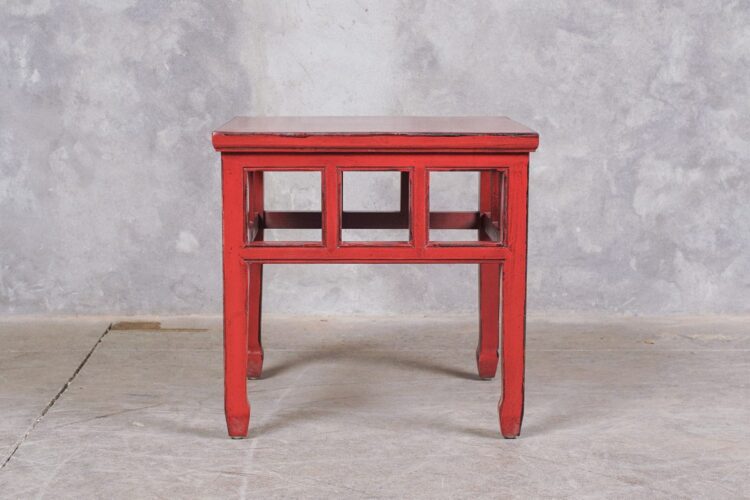 MESA LATERAL  LACADA(Color  ROJO y Color NEGRO)