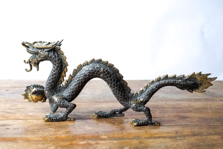 Dragón de bronce