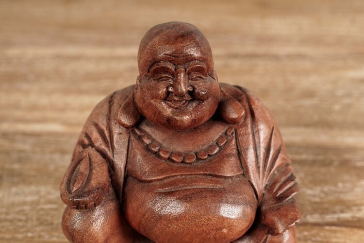 Buda feliz de madera oscura pequeño - Imagen 2