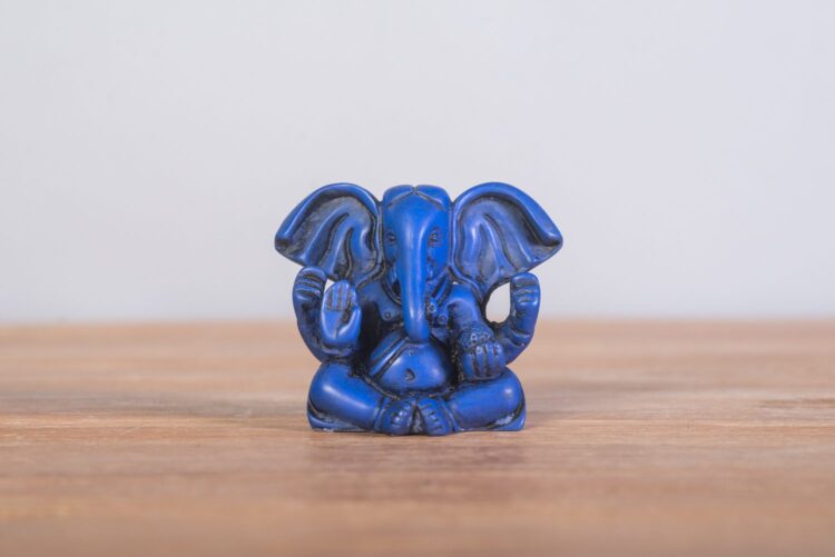 Ganesh orejón de resina 12 cms (3 colores) - Imagen 6