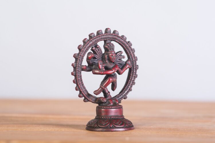 Nataraja de resina 15 cms. color rojo - Imagen 3