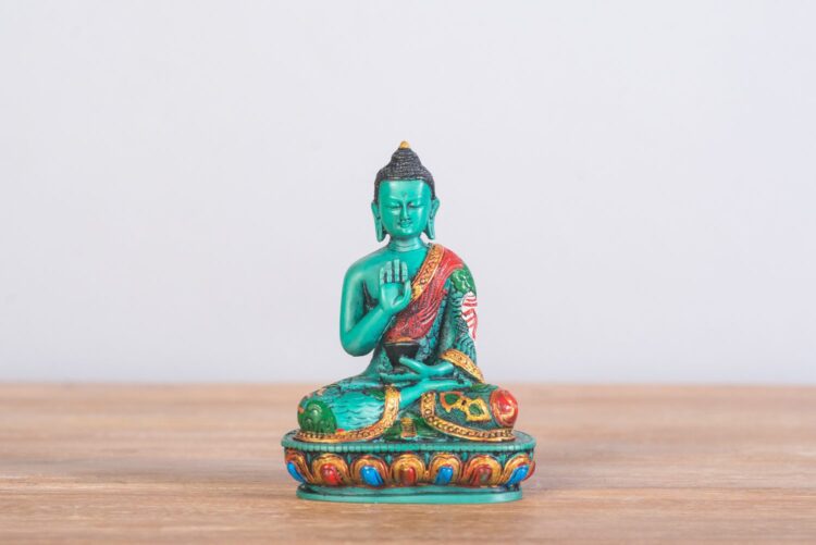 Buda de resina 14 cms. colores