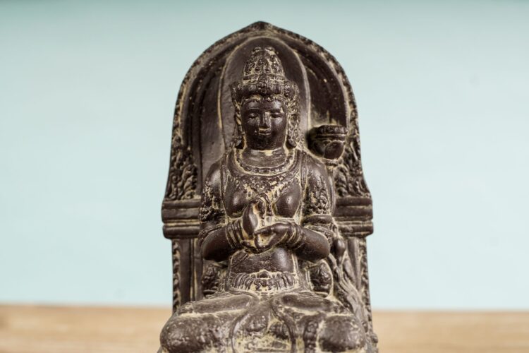 Figura diosa Tara de Piedra Reconstituida - Imagen 2