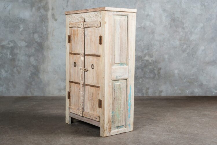 Alacena india de madera con aplicaciones en fierro - Imagen 5