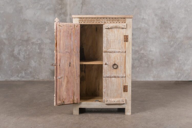 Alacena india de madera con aplicaciones en fierro - Imagen 3
