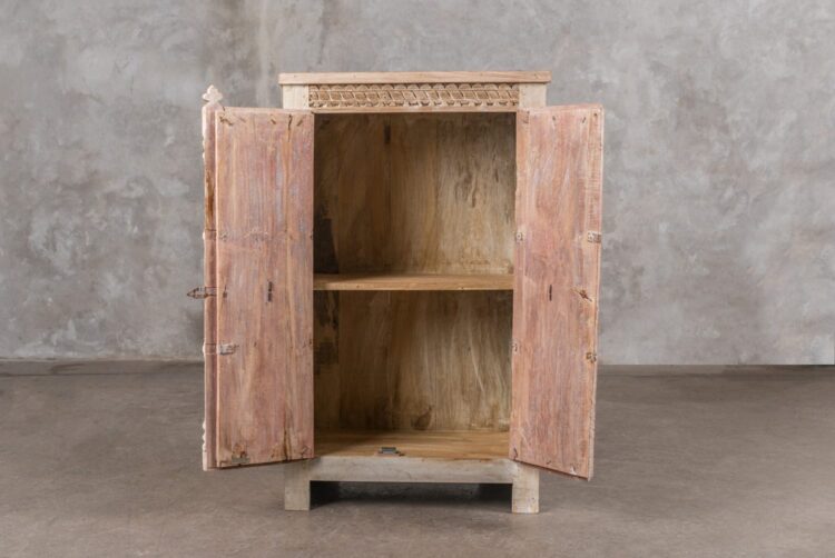 Alacena india de madera con aplicaciones en fierro - Imagen 4