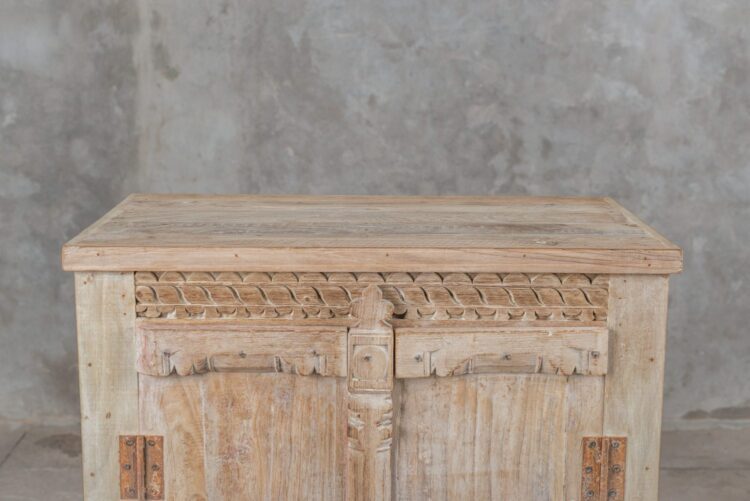 Alacena india de madera con aplicaciones en fierro - Imagen 6