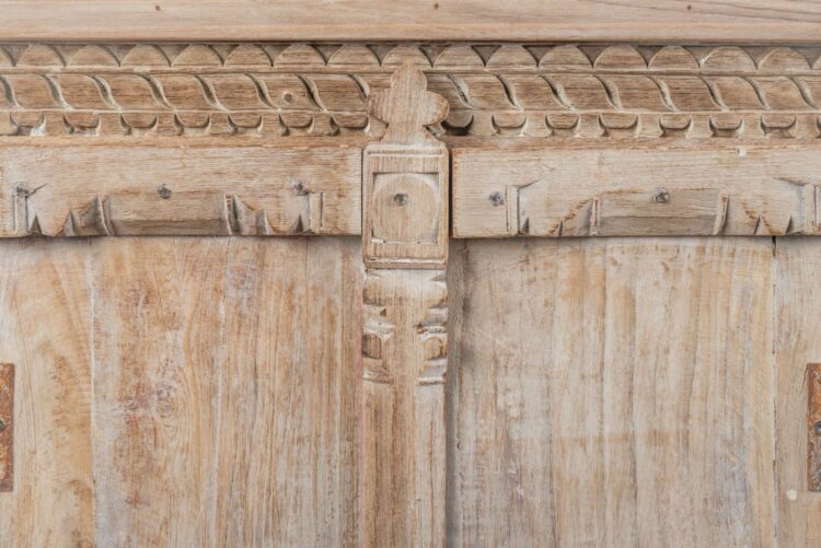Alacena india de madera con aplicaciones en fierro - Imagen 7