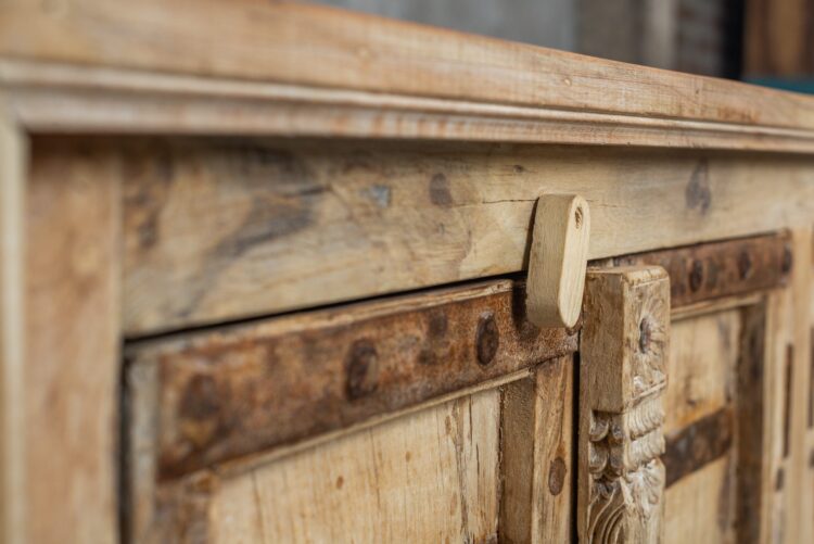 Buffet rústico madera y fierro 4 puertas - Imagen 9