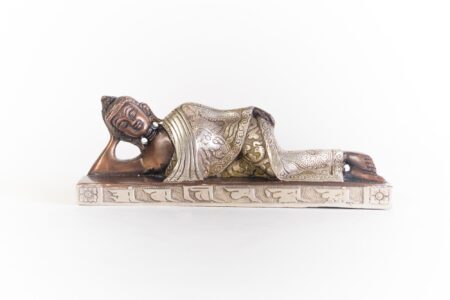 Buda recostado de bronce